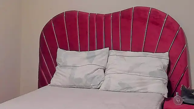 Snapshot of DariaX19 chatting on 11.13.25 DariaX19 online show from 11.13.25