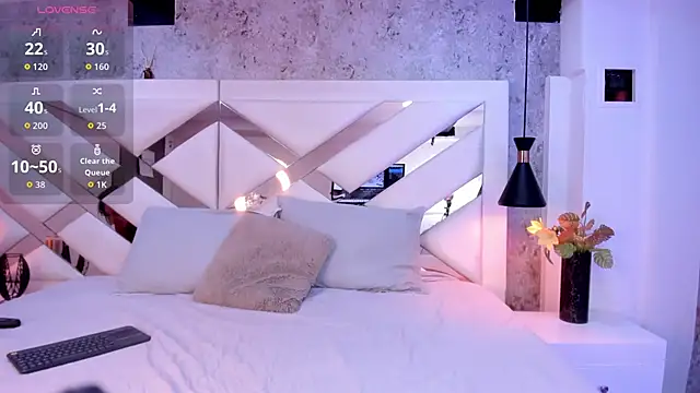 Megan-8 online show from 09.17.25