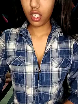 Snapshot of reetika6375 chatting on 11.14.25 reetika6375 online show from 11.14.25