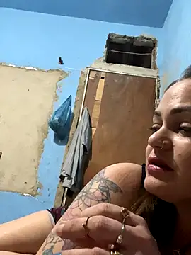 Snapshot of priscila_luv chatting on 10.07.25 priscila luv online show from 10.07.25