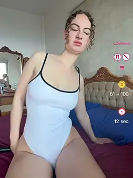 CurlyChloe online show from 05.24.26