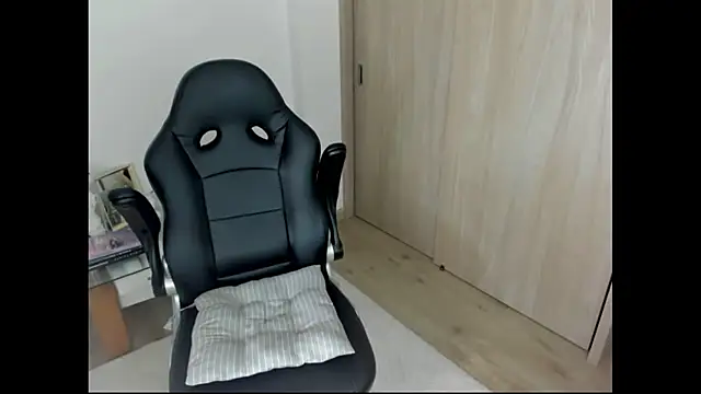 Biscuit oliva online show from 09.26.25