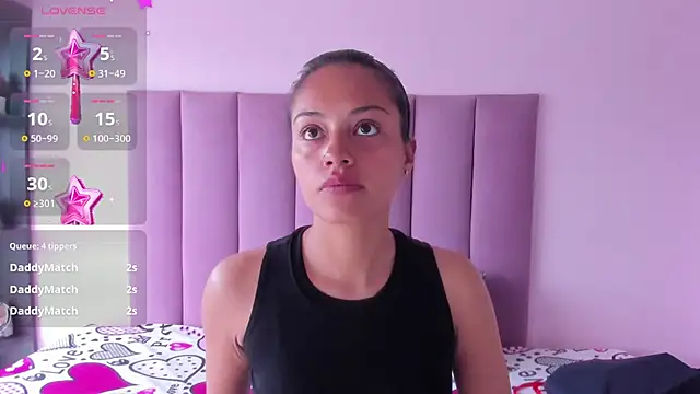 HoollyHendrix online show from 09.29.25