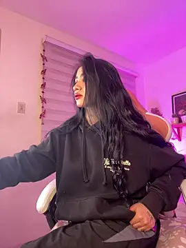 Snapshot of camila1_torres_ chatting on 12.16.25 camila1 torres online show from 12.16.25