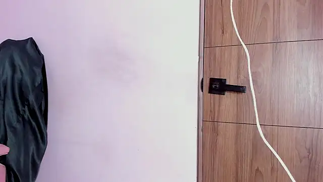 Snapshot of Yuni_kim chatting on 10.28.25 Yuni kim online show from 10.28.25