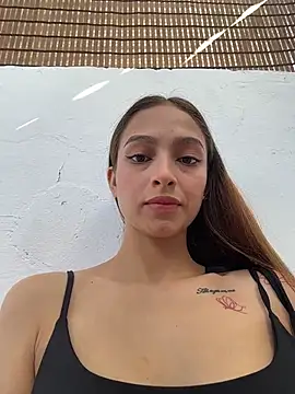 Snapshot of KaMila_M00N chatting on 06.22.26 KaMila M00N online show from 06.22.26