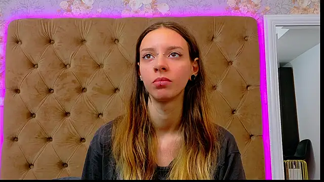 CoraVex online show from 06.12.26