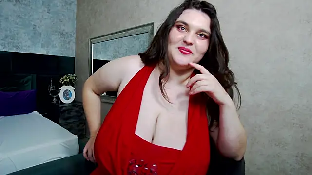 Snapshot of SaraElise chatting on 09.16.25 SaraElise online show from 09.16.25