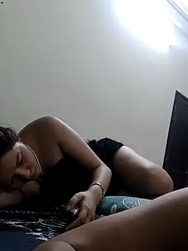 Snapshot of MaiHoang2k chatting on 09.24.25 MaiHoang2k online show from 09.24.25