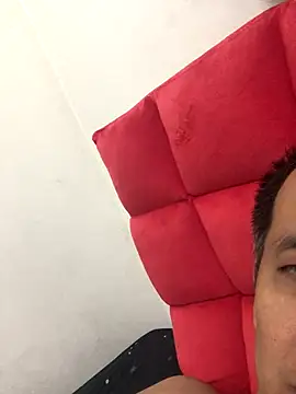 Snapshot of MaiHoang2k chatting on 10.07.25 MaiHoang2k online show from 10.07.25