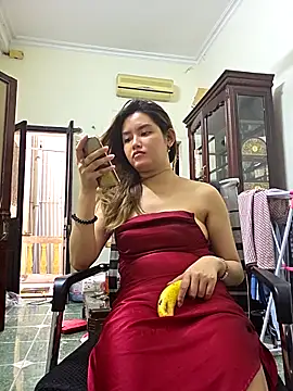 Snapshot of MaiHoang2k chatting on 10.09.25 MaiHoang2k online show from 10.09.25