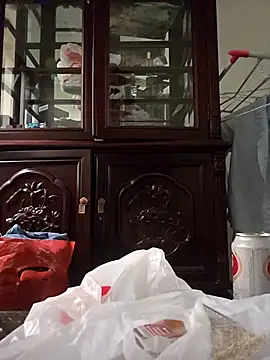 Snapshot of MaiHoang2k chatting on 10.24.25 MaiHoang2k online show from 10.24.25