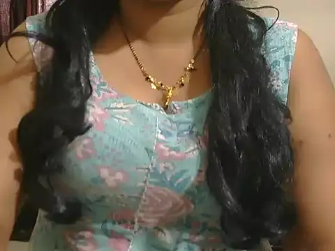 Snapshot of miss_rajni chatting on 10.12.25 miss rajni online show from 10.12.25
