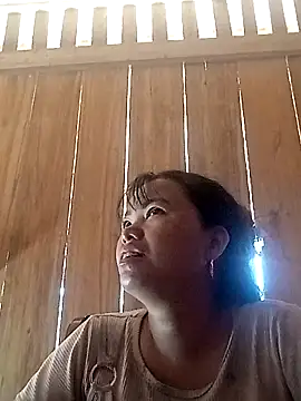 emly-xinh18 online show from 10.19.25