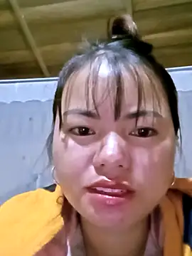 emly-xinh18 online show from 10.23.25