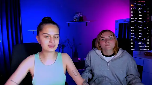 Snapshot of casey_meow_ chatting on 09.18.25 casey meow online show from 09.18.25