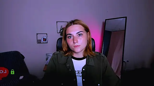 Snapshot of casey_meow_ chatting on 09.26.25 casey meow online show from 09.26.25