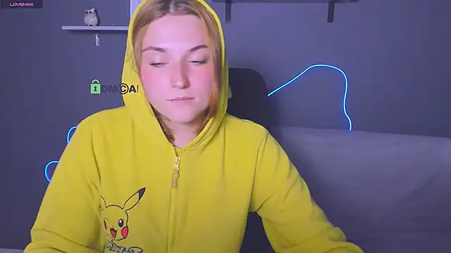 Snapshot of casey_meow_ chatting on 09.29.25 casey meow online show from 09.29.25