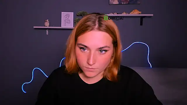 Snapshot of casey_meow_ chatting on 10.03.25 casey meow online show from 10.03.25