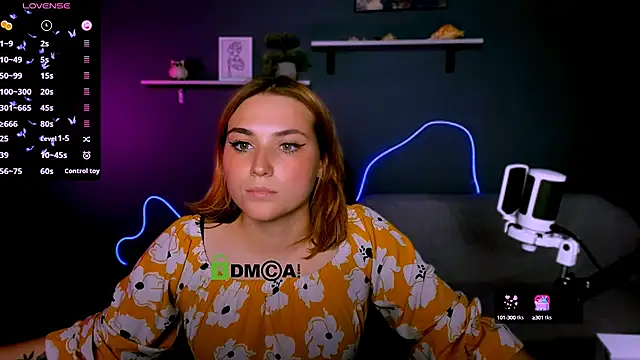 Snapshot of casey_meow_ chatting on 10.14.25 casey meow online show from 10.14.25