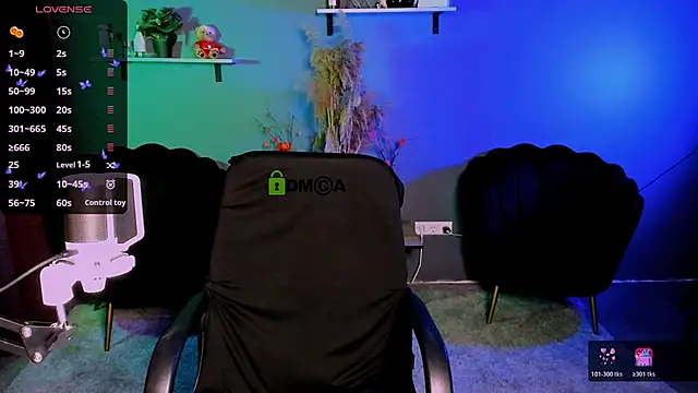 Snapshot of casey_meow_ chatting on 10.18.25 casey meow online show from 10.18.25