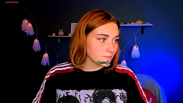 Snapshot of casey_meow_ chatting on 11.02.25 casey meow online show from 11.02.25