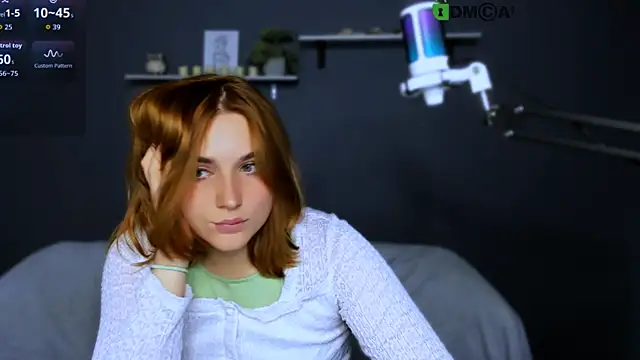 Snapshot of casey_meow_ chatting on 11.13.25 casey meow online show from 11.13.25