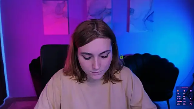 Snapshot of casey_meow_ chatting on 11.25.25 casey meow online show from 11.25.25