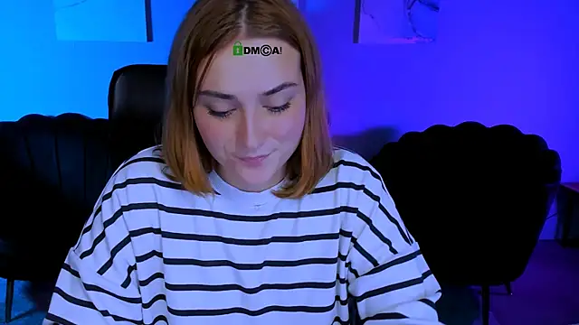 Snapshot of casey_meow_ chatting on 12.01.25 casey meow online show from 12.01.25