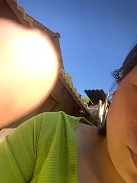 Snapshot of Qinjid002 chatting on 11.30.25 Qinjid002 online show from 11.30.25