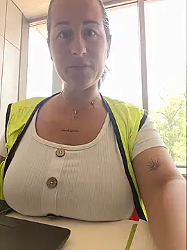 bichota85 online show from 06.25.26