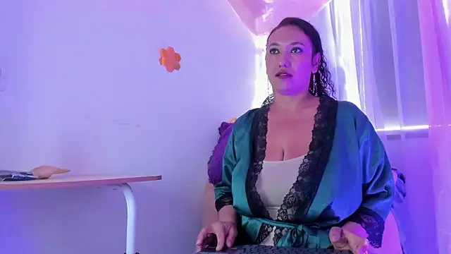 sharlot montalvo  online show from 02.04.26