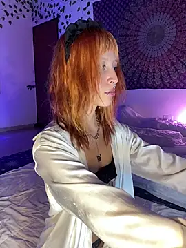 Snapshot of Nymphel1Moth chatting on 09.25.25 Nymphel1Moth online show from 09.25.25