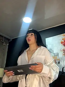 Snapshot of Daphnee-x chatting on 09.29.25 Daphnee-x online show from 09.29.25