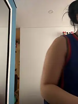 Snapshot of Daphnee-x chatting on 11.23.25 Daphnee-x online show from 11.23.25