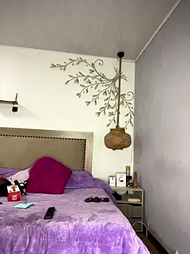 Snapshot of Daphnee-x chatting on 12.18.25 Daphnee-x online show from 12.18.25