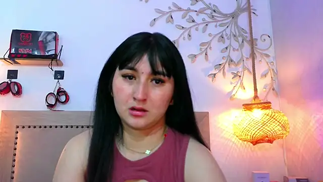 Snapshot of Daphnee-x chatting on 12.22.25 Daphnee-x online show from 12.22.25