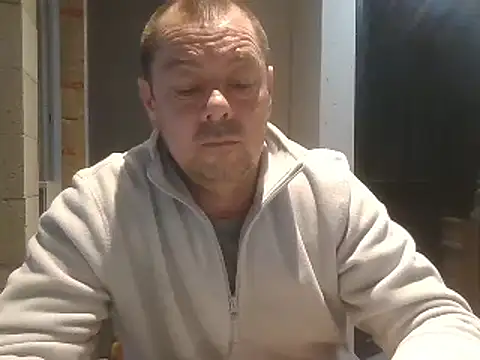 Snapshot of hugoboys4576 chatting on 10.31.25 hugoboys4576 online show from 10.31.25