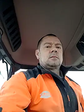 Snapshot of hugoboys4576 chatting on 11.18.25 hugoboys4576 online show from 11.18.25