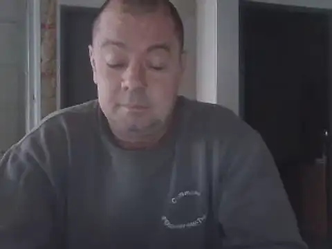 Snapshot of hugoboys4576 chatting on 11.28.25 hugoboys4576 online show from 11.28.25