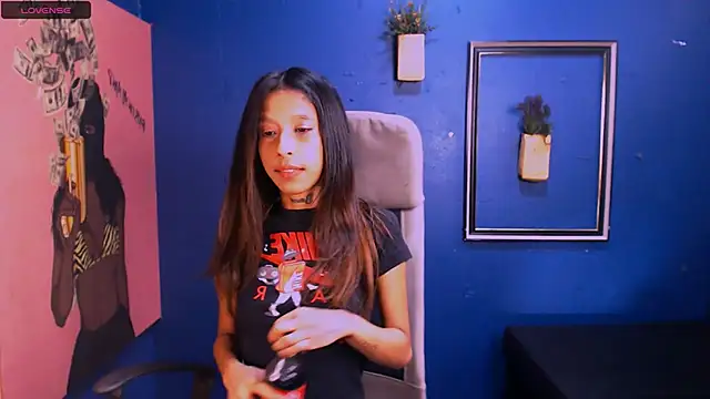 Snapshot of Indianteazerxxxx chatting on 10.27.25 Indianteazerxxxx online show from 10.27.25