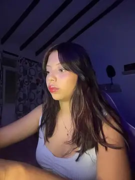 Snapshot of Kitty_Cum2 chatting on 12.05.25 Kitty Cum2 online show from 12.05.25