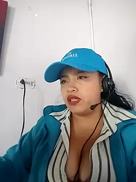 Snapshot of MILA__06 chatting on 10.20.25 MILA 06 online show from 10.20.25