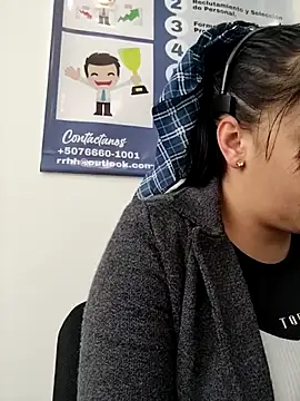 Snapshot of MILA__06 chatting on 11.17.25 MILA 06 online show from 11.17.25