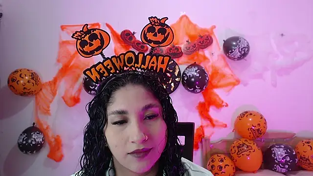 Snapshot of Gia_Dior chatting on 10.10.25 Gia Dior online show from 10.10.25