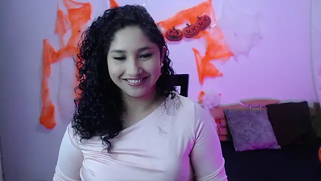 Snapshot of Gia_Dior chatting on 10.23.25 Gia Dior online show from 10.23.25