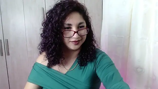 Snapshot of Gia_Dior chatting on 11.13.25 Gia Dior online show from 11.13.25