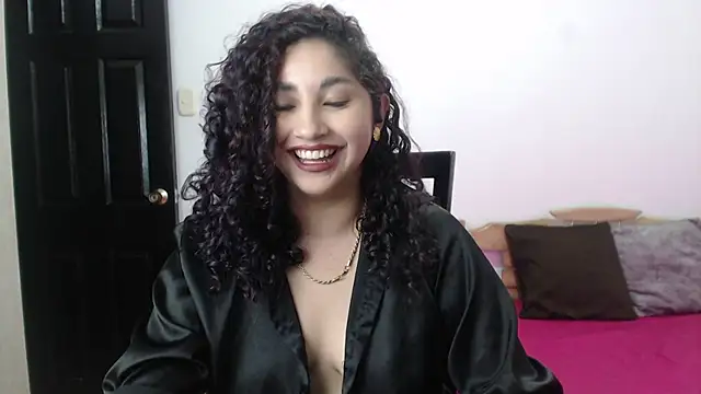 Snapshot of Gia_Dior chatting on 11.21.25 Gia Dior online show from 11.21.25