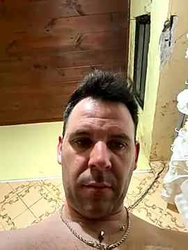 Snapshot of Ezeveron chatting on 10.09.25 Ezeveron online show from 10.09.25