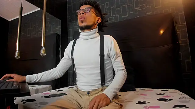 Snapshot of Alien_high chatting on 09.28.25 Alien high online show from 09.28.25